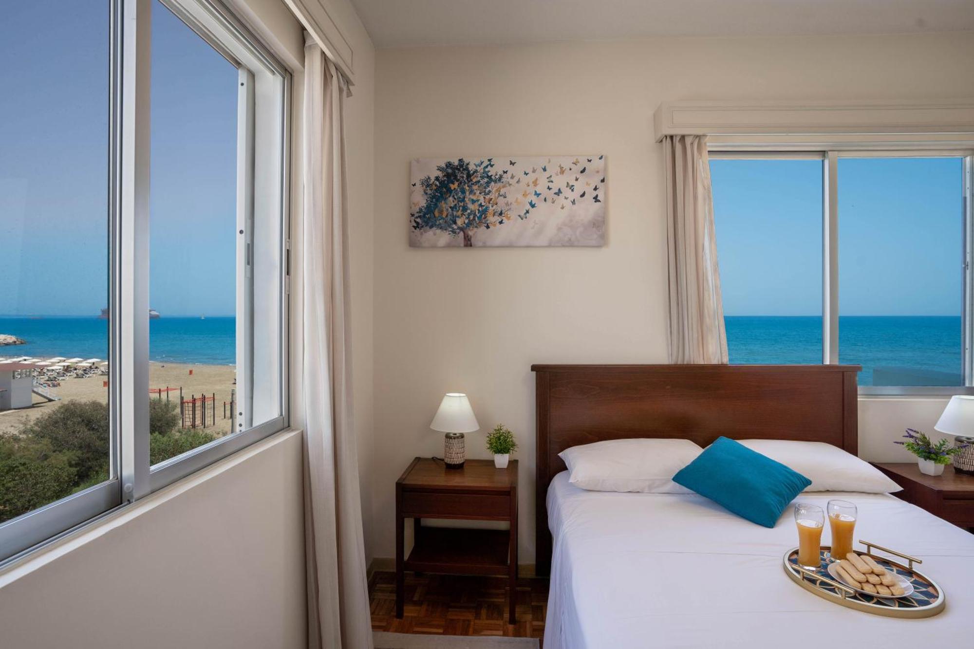 Makenzy Sandy Beachfront Paradise Ларнака Экстерьер фото
