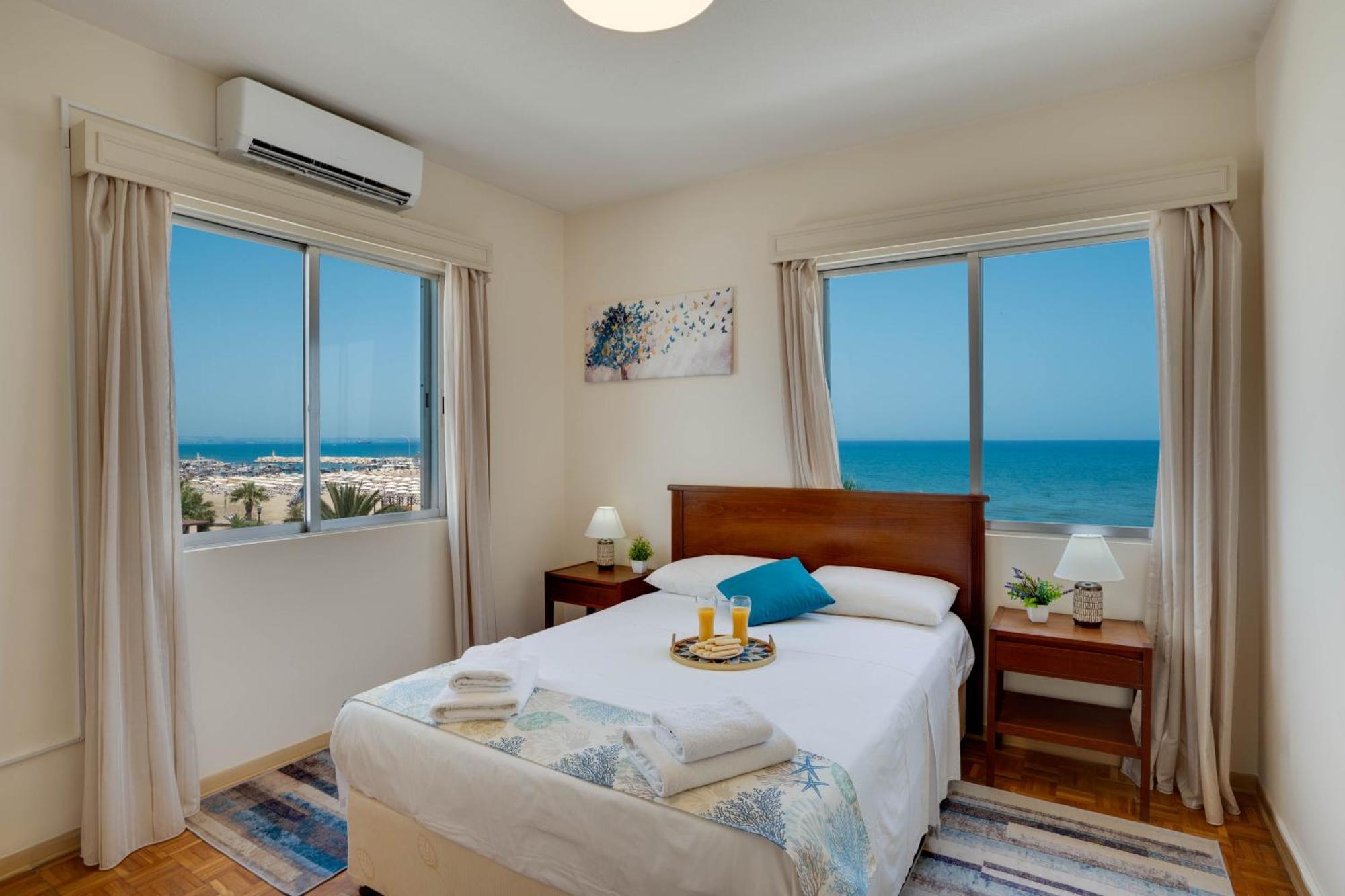 Makenzy Sandy Beachfront Paradise Ларнака Экстерьер фото