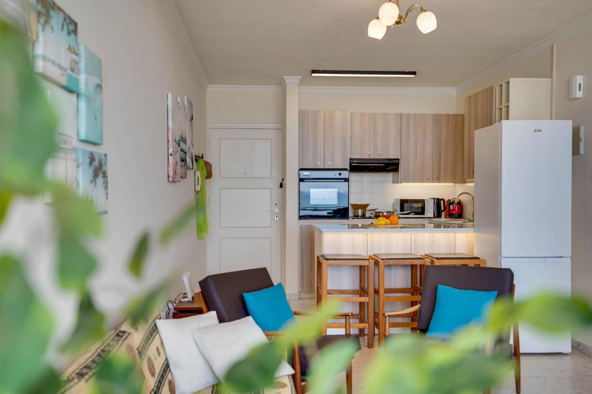 Makenzy Sandy Beachfront Paradise Ларнака Экстерьер фото