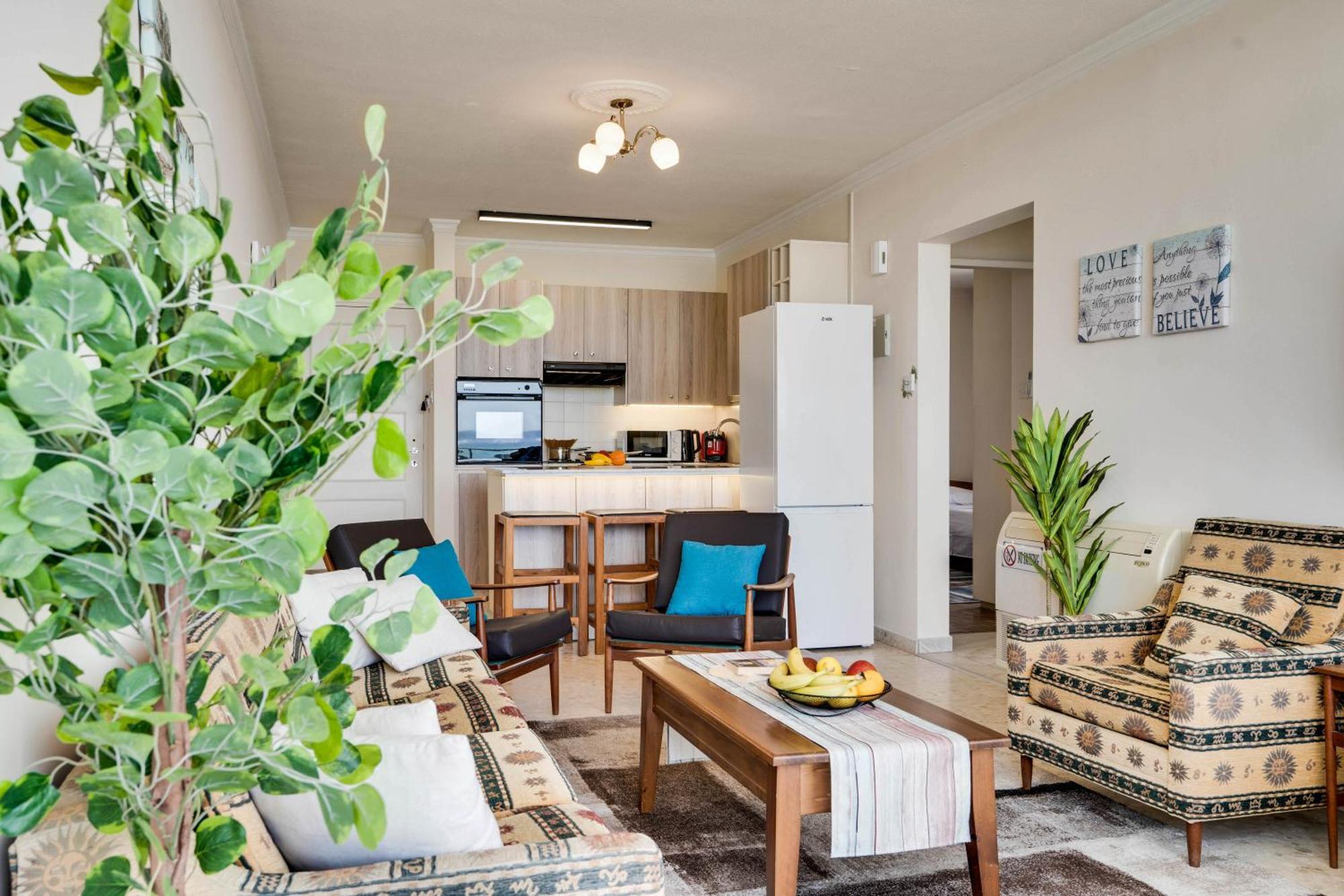 Makenzy Sandy Beachfront Paradise Ларнака Экстерьер фото